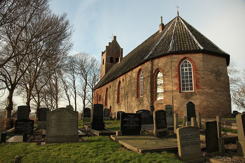 Kerk op de terp van Hegebeintum