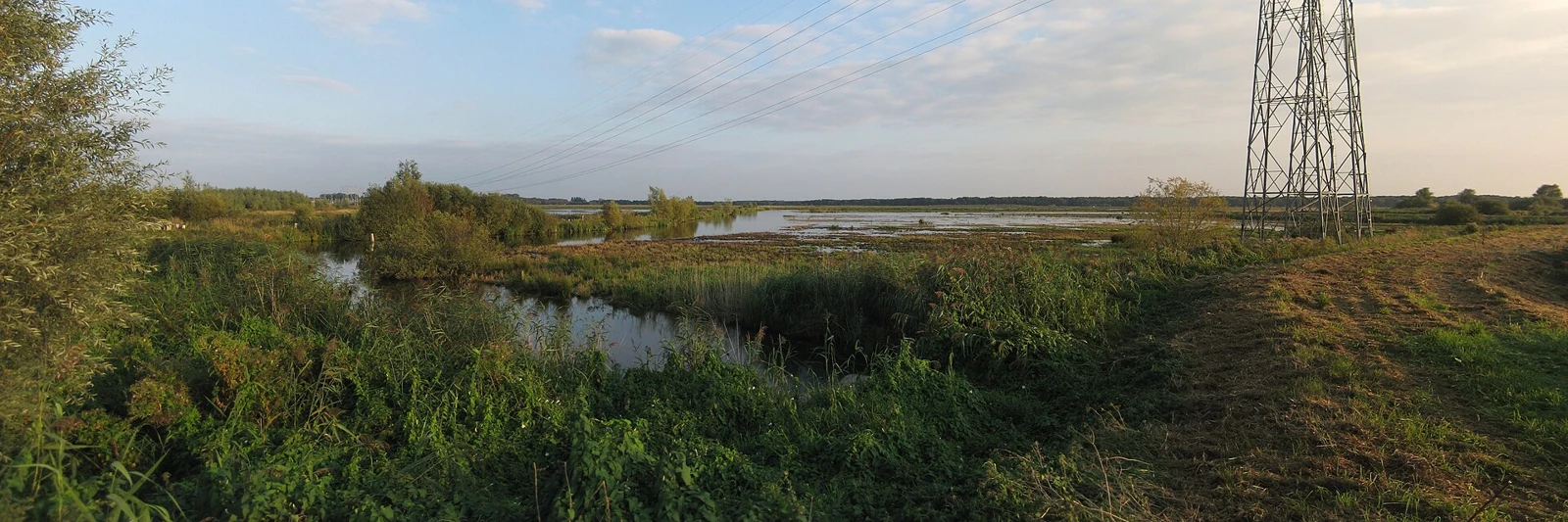 Die Kropswolderbuitenpolder im Jahr 2013; keine Aufnahme des gesperrten Weges oder der Bauarbeiten.