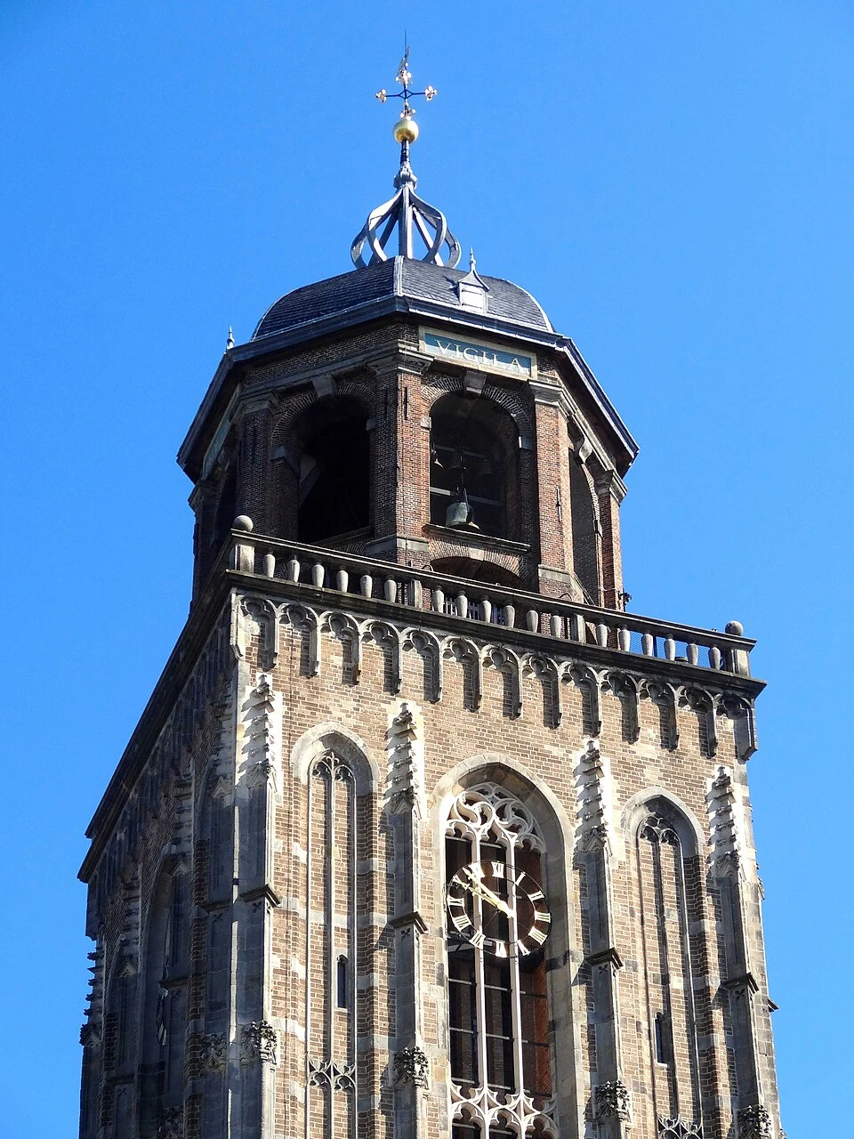 De toren van de Lebuinuskerk in Deventer.